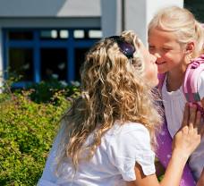 Prvý deň v škole: stres pre rodičov a radosť pre deti. Alebo naopak?