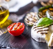 Grilovaný hermelín: Pochúťka, bez ktorej sa toto leto neobídete