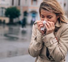 Jesenné choroby: Chrípka a angína nie sú jediné