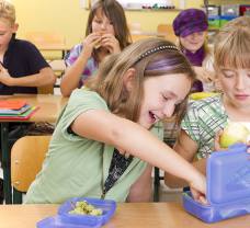 Nechuť do jedla: Čo robiť, keď dieťa v škole nejedáva?