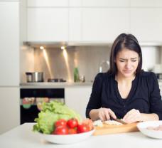 Ako nakrájať cibuľu bez sĺz? Skúste týchto 5 trikov!