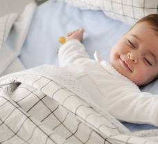 Spánok deti potrebujú kvôli oddychu aj pre mozog