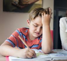 Koľko času by mali deti stráviť nad úlohami?