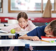 Koľko spánku potrebuje vás školáčik?