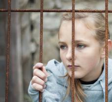 Sociálna fóbia berie deťom kamarátov aj detstvo