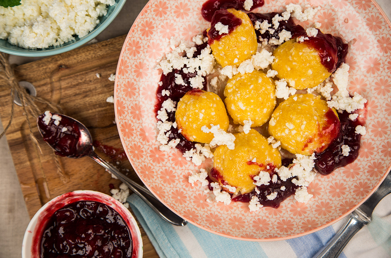 Tvarohové guľky z kukuričnej krupice