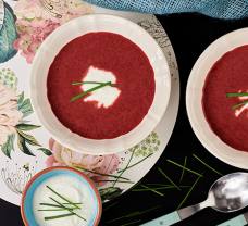 Smotanová polievka z červenej repy 