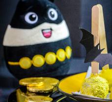 Žlté pops s Catwoman