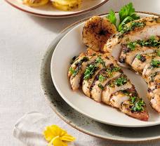 Bylinkové morčacie prsia s gratinovanými zemiakmi