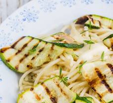 Krémové bezlepkové cestoviny s grilovanou cuketou