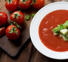 Gazpacho s avokádom